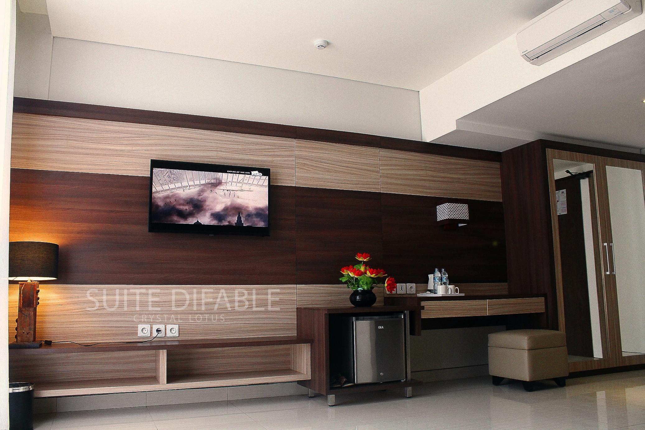 Crystal Lotus Hotel Yogyakarta Exterior photo