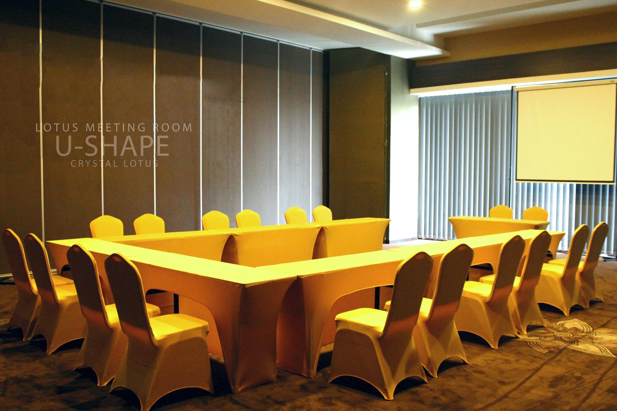 Crystal Lotus Hotel Yogyakarta Exterior photo