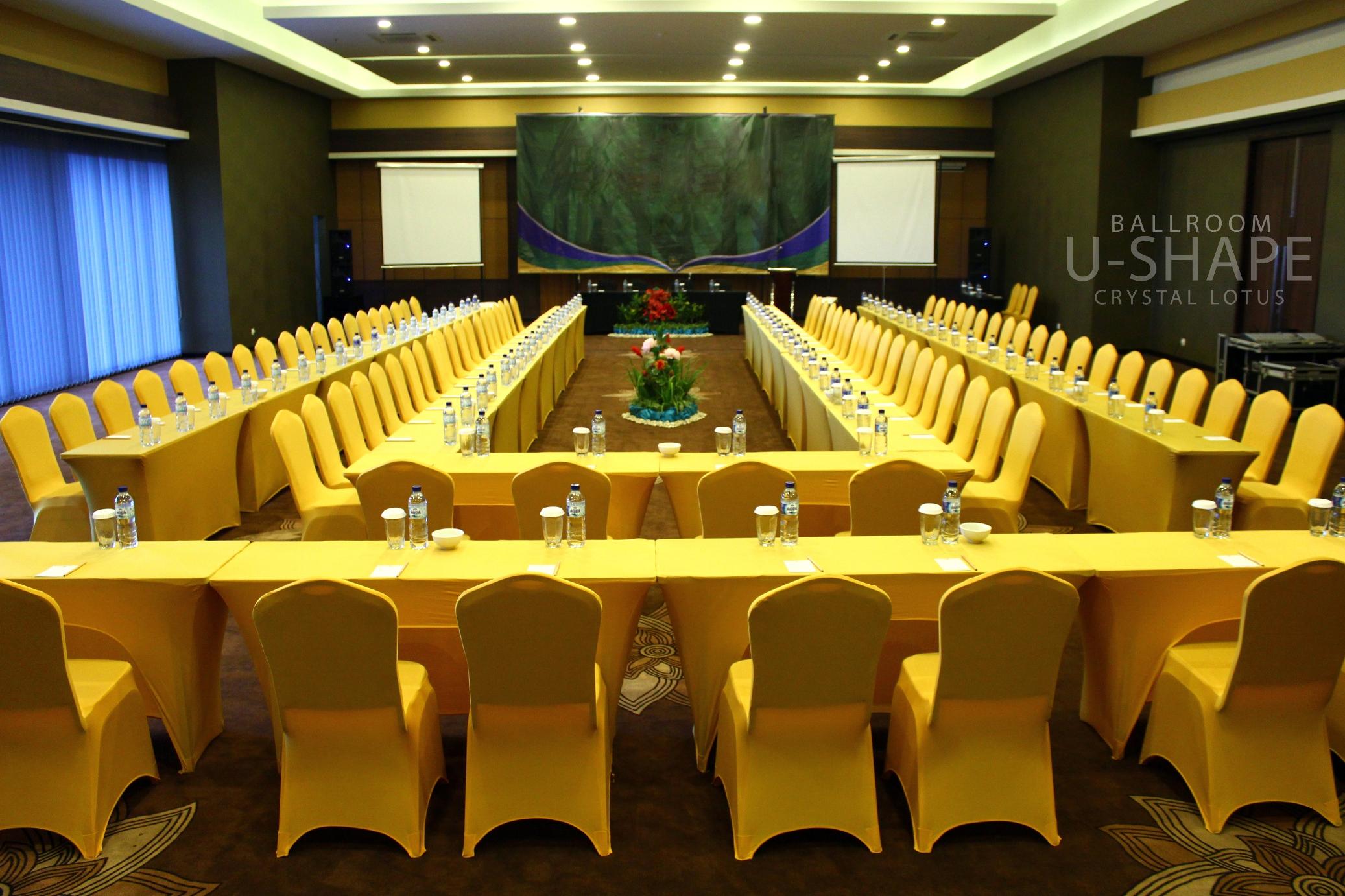 Crystal Lotus Hotel Yogyakarta Exterior photo