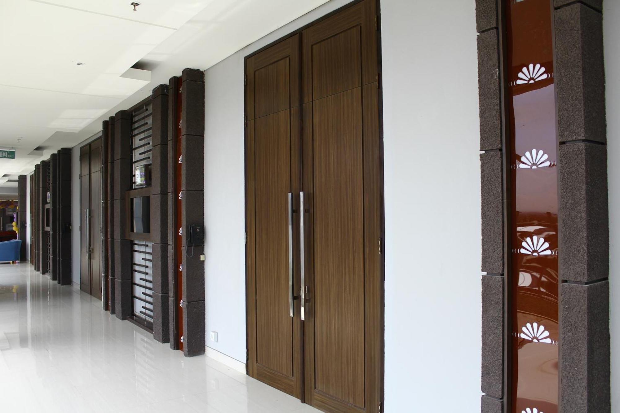 Crystal Lotus Hotel Yogyakarta Exterior photo
