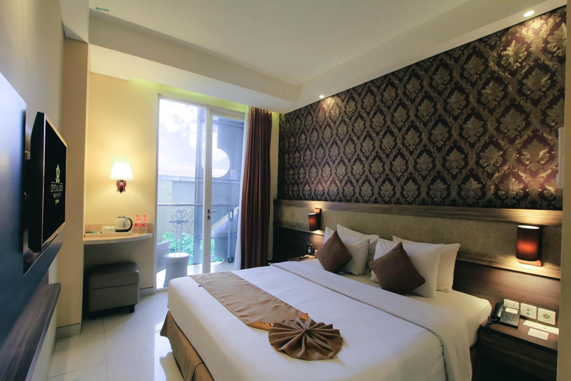 Crystal Lotus Hotel Yogyakarta Exterior photo