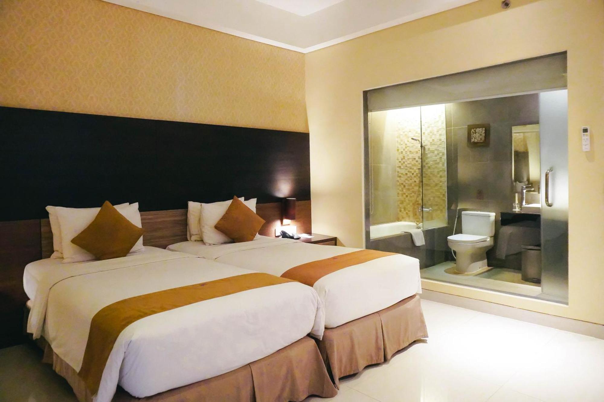 Crystal Lotus Hotel Yogyakarta Exterior photo